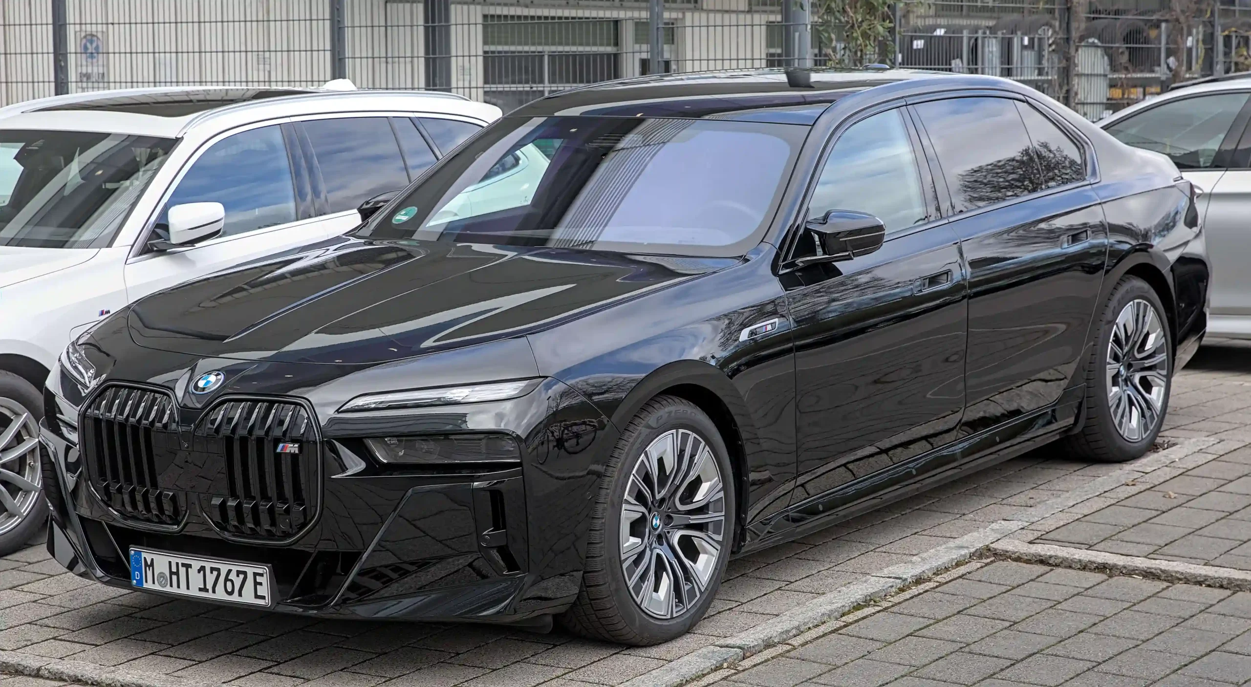 Sleek BMW i7 M70 electric sedan, showcasing modern luxury
