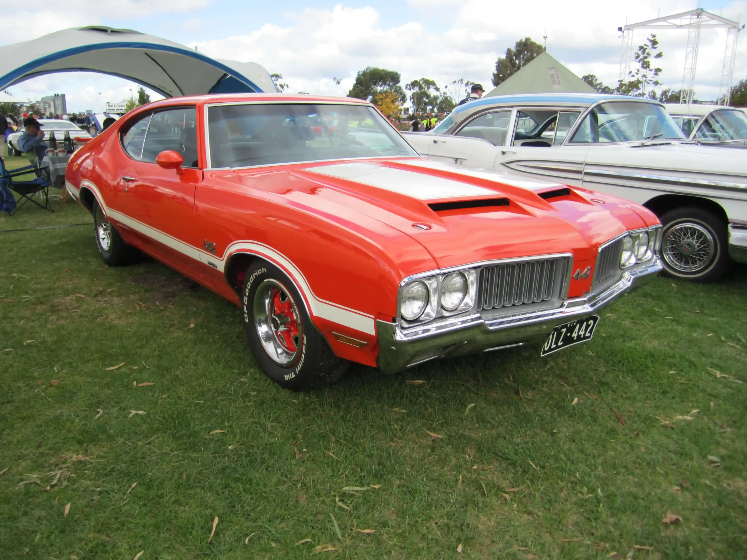 Classic 1970 Oldsmobile 442 W3