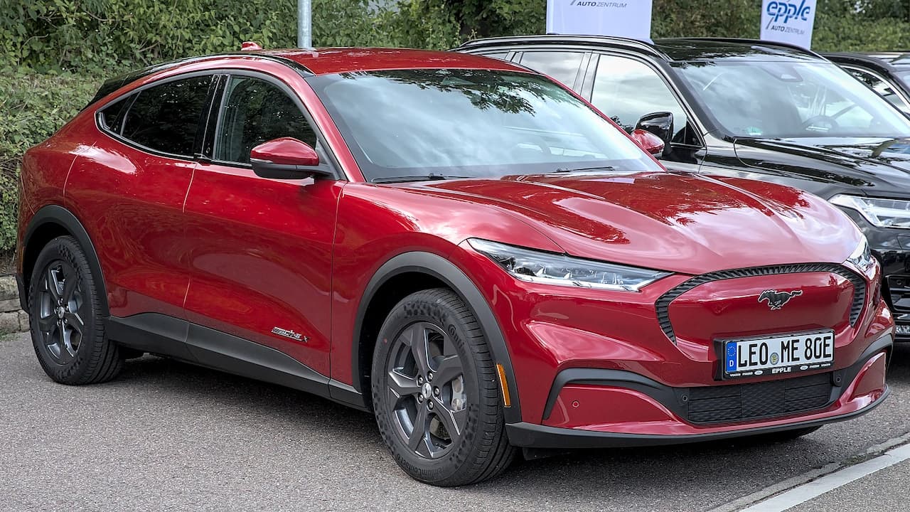 13 Electric Cars With the Most Spacious Interiors - Steel Horse Rides