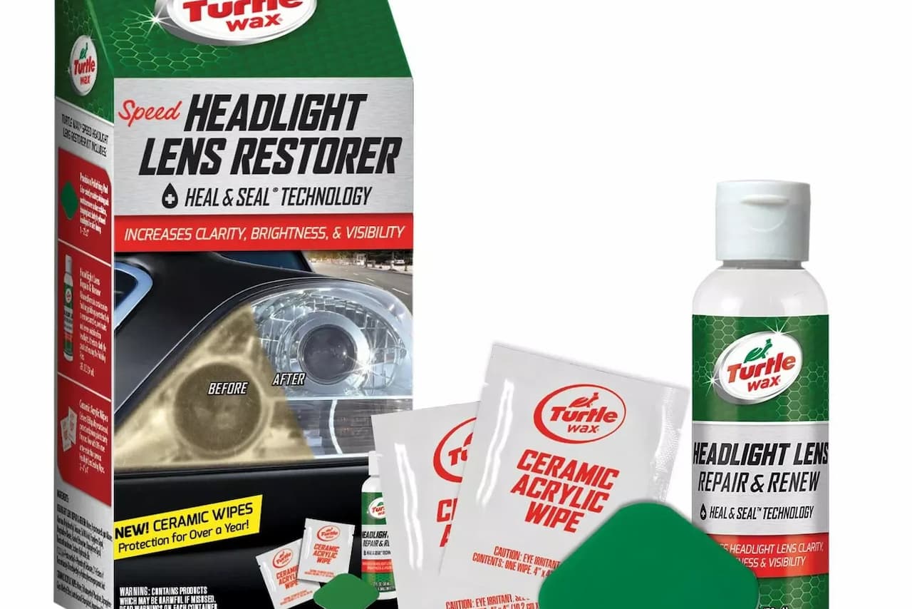 Turtle Wax Speed Headlight Lens Restorer kit with before/after photos, ceramic wipes, and repair bottle for automotive headlight restoration