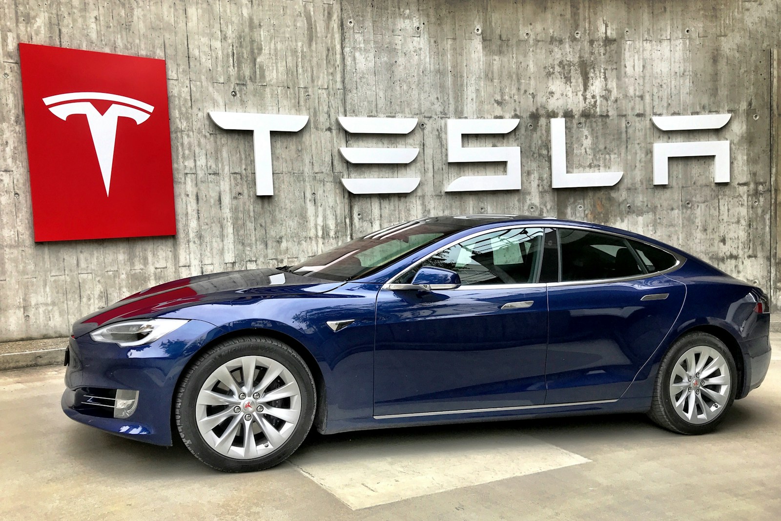 Tesla Cuts Prices Again — What It Means for the Market