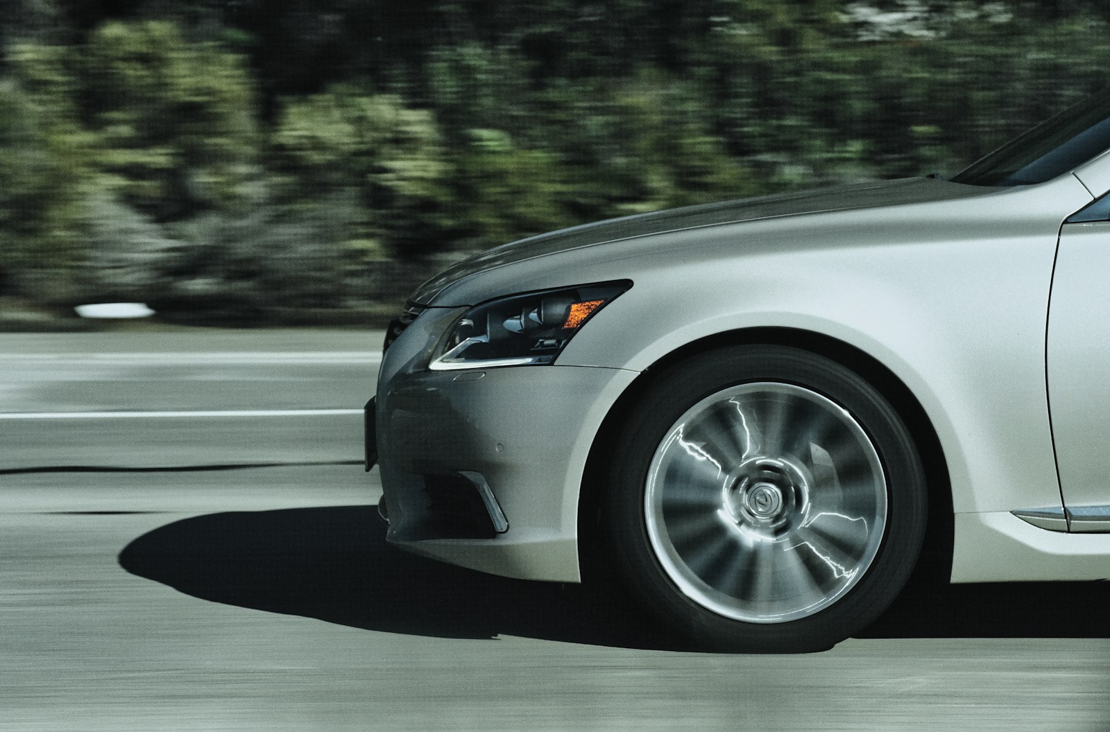 8 Tires That Stay Quietest On The Highway