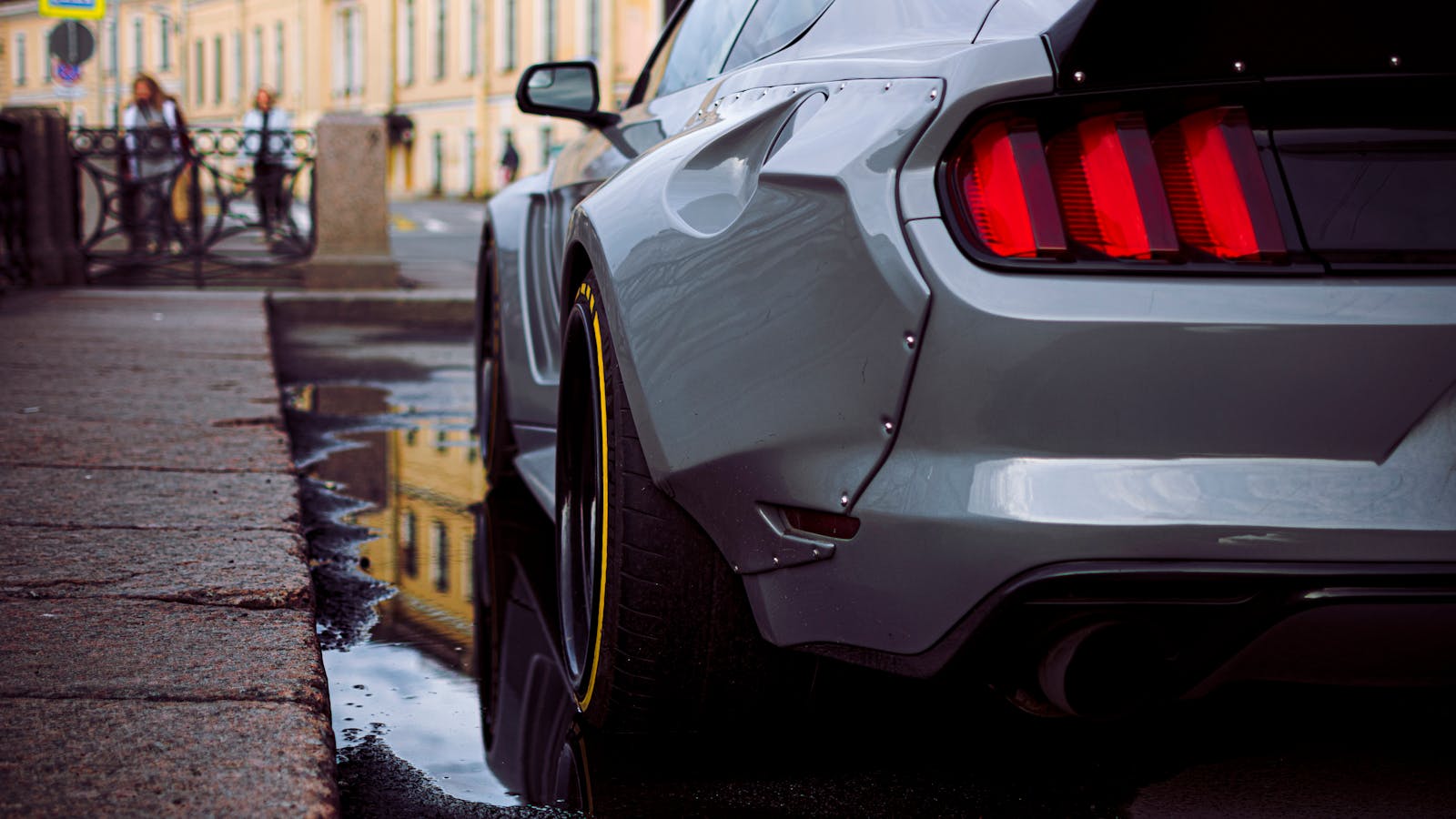 5 Cars That Were Everywhere in the ’90s but Vanished Overnight