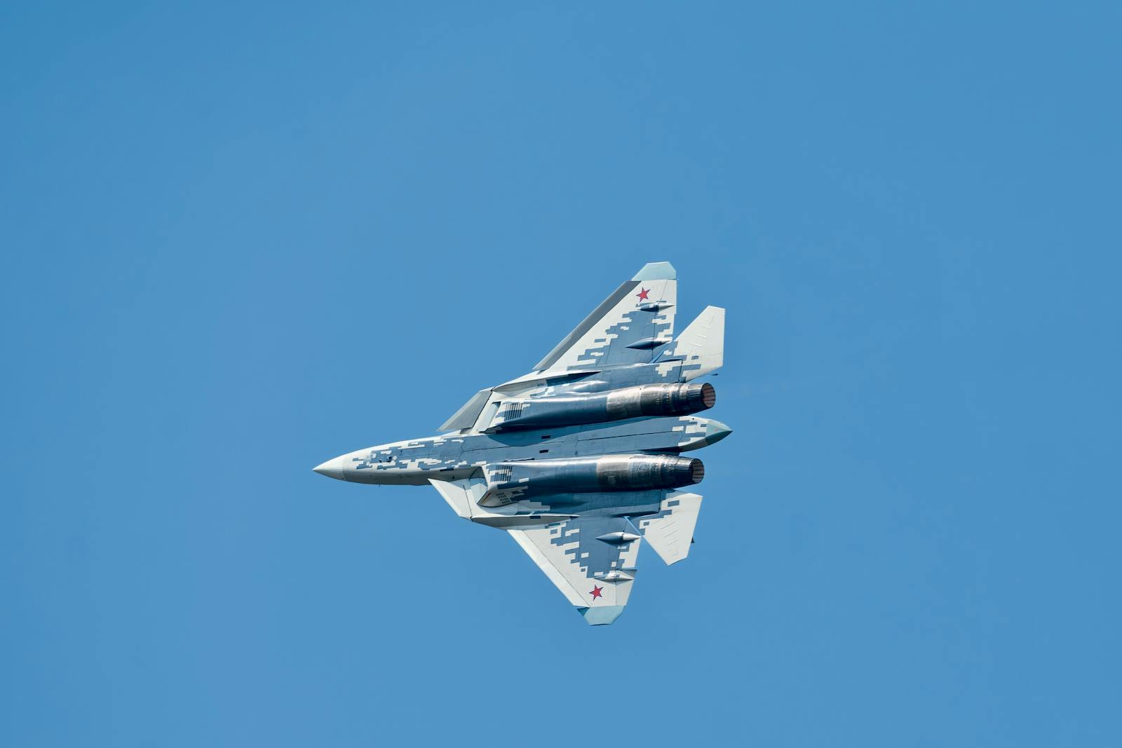 7 Fighter Jets That Deliver Way More Power Than Their Size Suggests