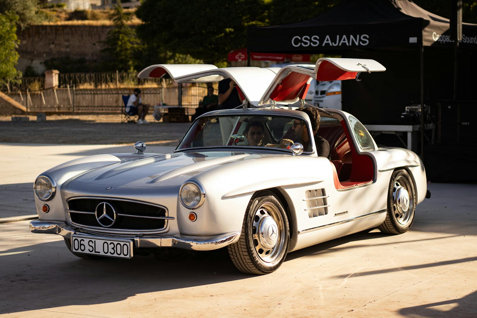 5 Classic Cars That Were Way Ahead of Their Time