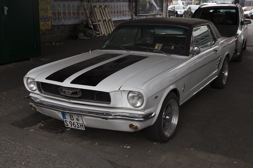 7 Beloved Classic Cars That We All Know and Love