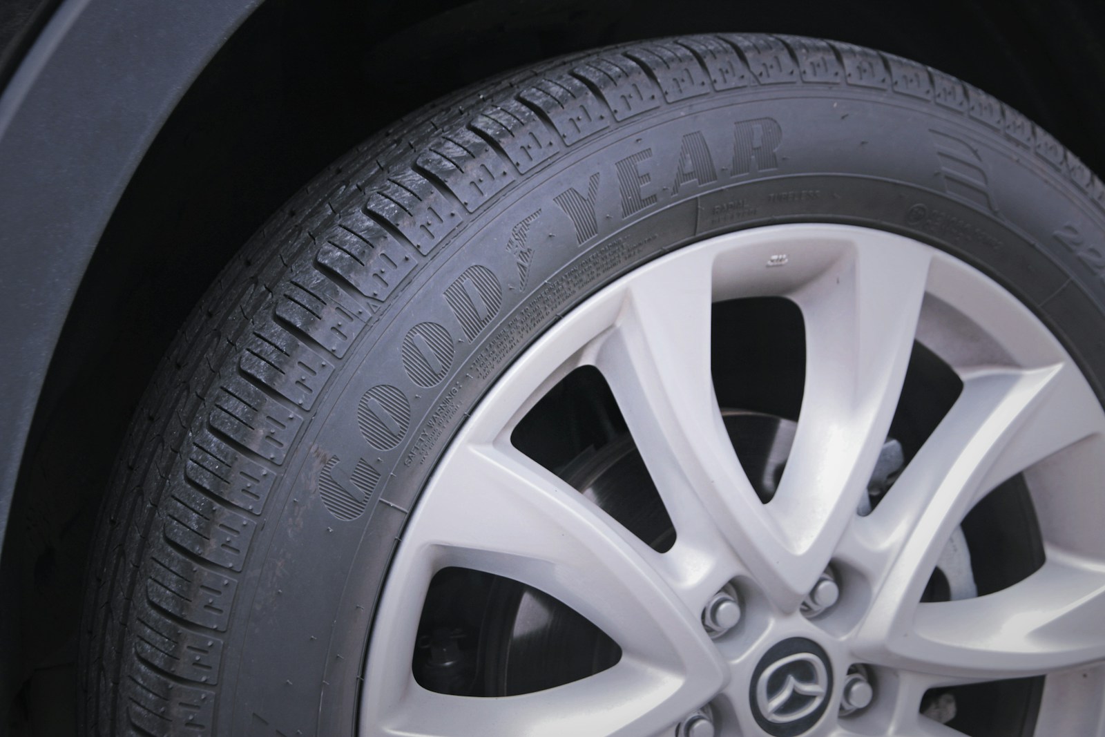 7 Tire Brands With Great Marketing And Bad Grip