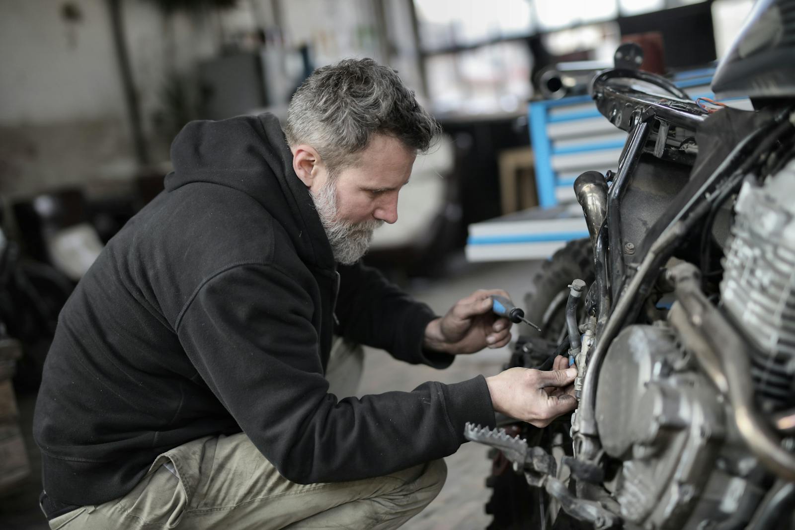 12 Signs Your Mechanic Is Overcharging You