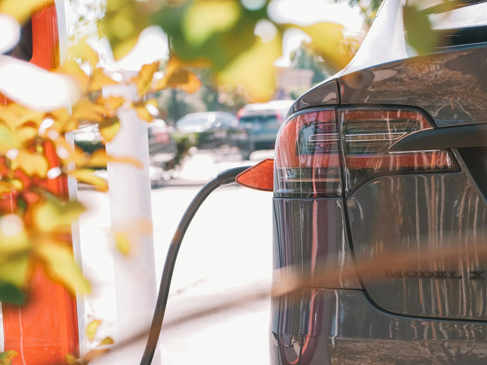 7 Unfortunate Flaws in Electric Cars That No One Talks About