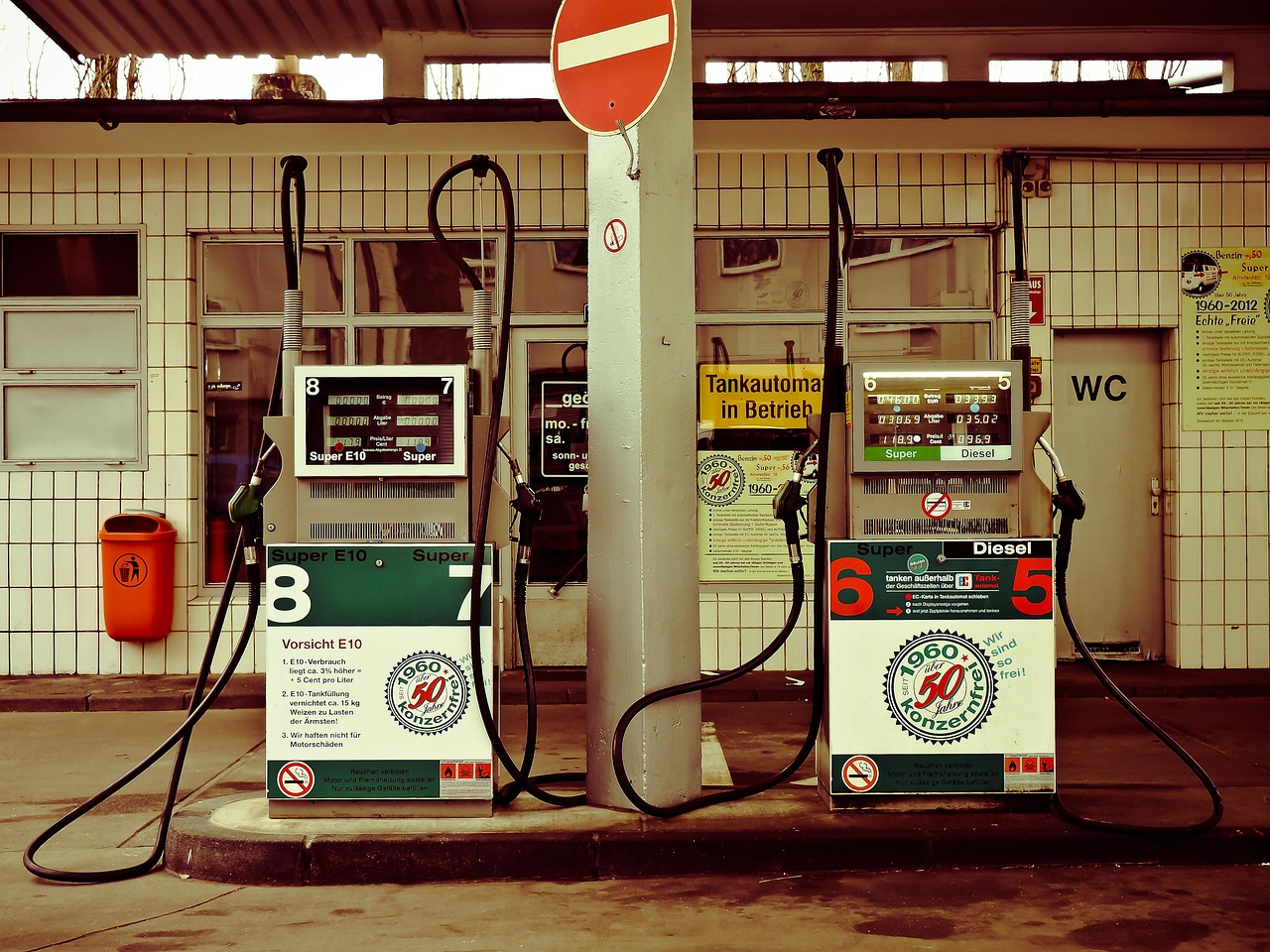 gas station, gas pumps, petrol, fuel, refuel, gasoline prices, tank, fuel pump, retro, vintage, dusseldorf, city, urban, gas station, gas station, gas station, gas station, gas station, petrol, petrol, petrol, petrol, fuel