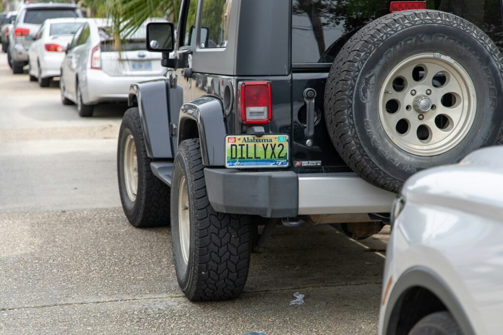 black and white jeep wrangler