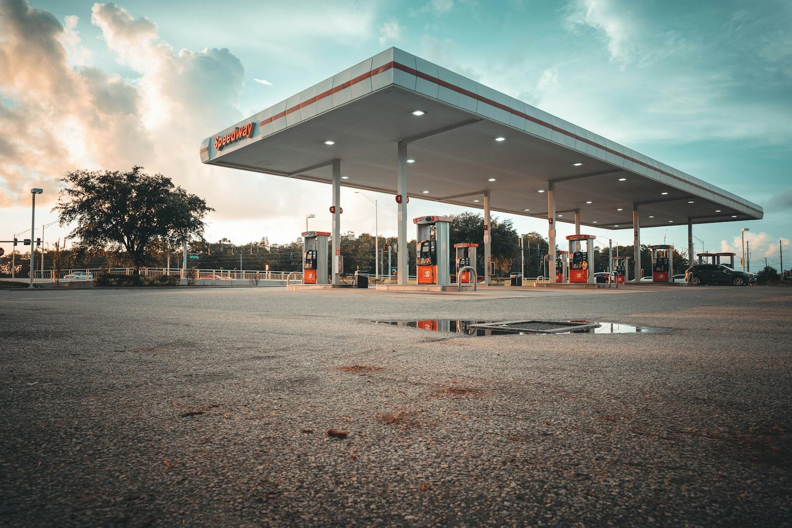 Minnesota Gas Station Draws Backlash After Turning Away ICE