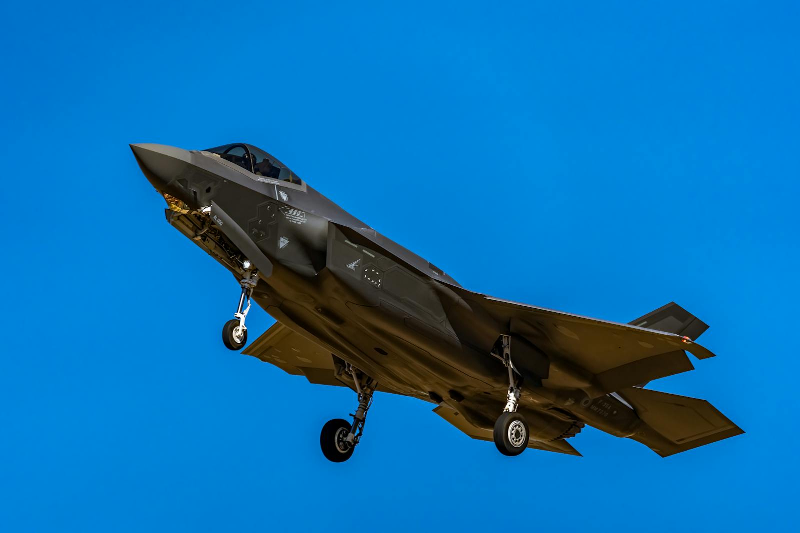 5 Warplanes That Never Lost a Single Aerial Battle