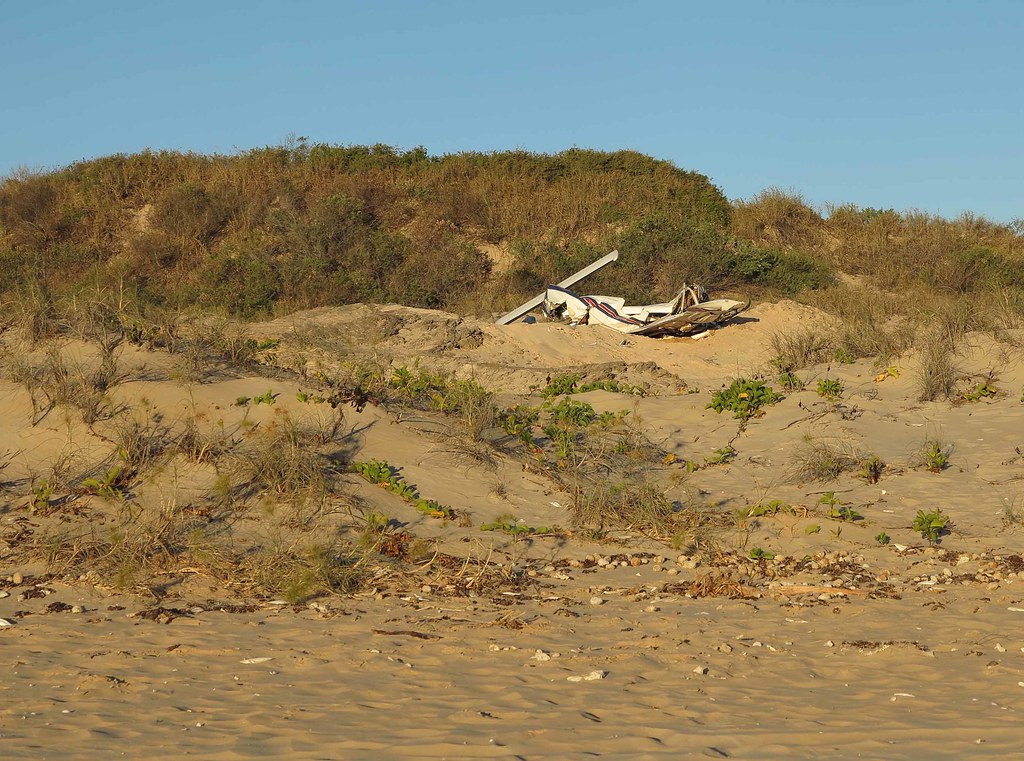 Safety Report Details How Instructor’s Quick Decision Prevented Tragedy During Emergency Golf Course Landing