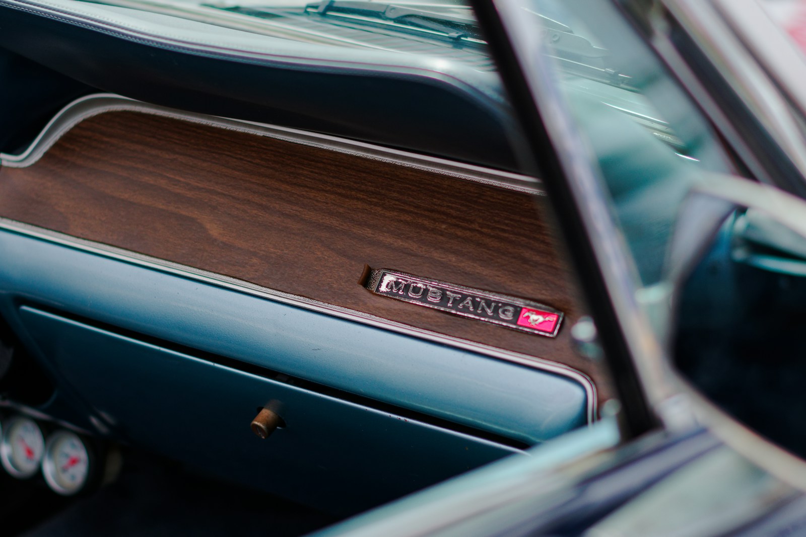 7 Things You Should Never Leave in Your Glove Box