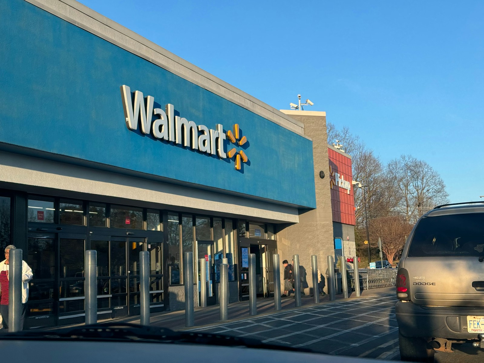 Man tries to return a car battery at Walmart — then learns something that saves him $170