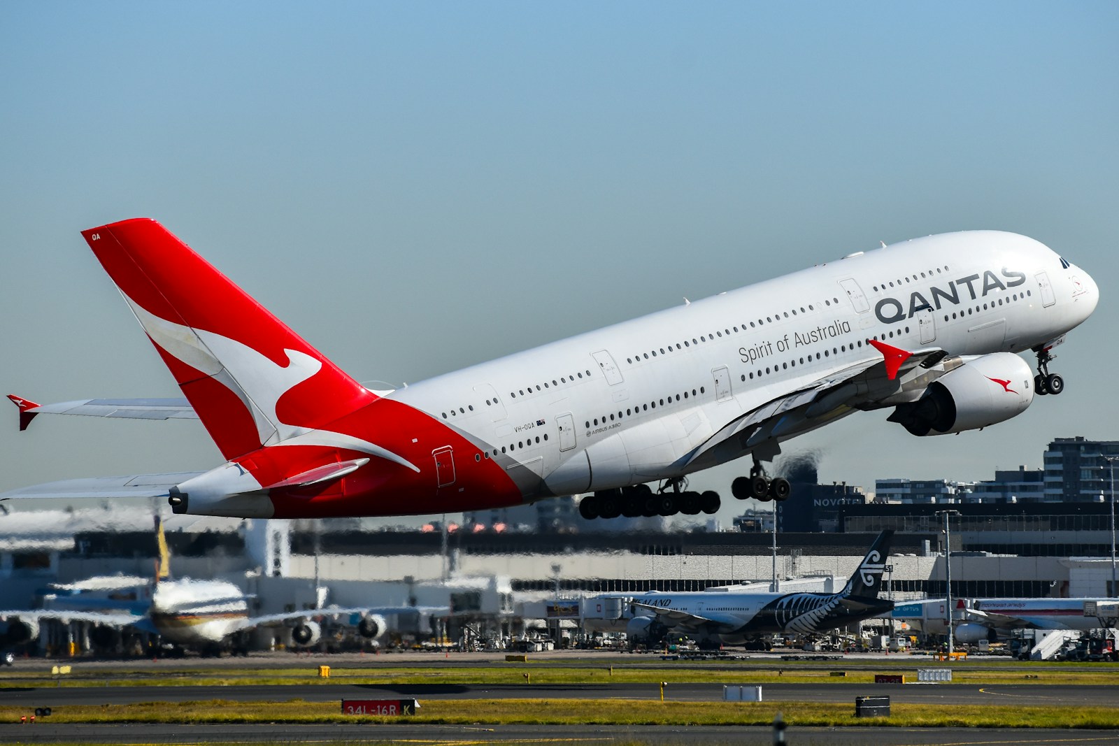 Investigators Probe Qantas After Work Light Found Inside A380 Wing Following Multiple Flights