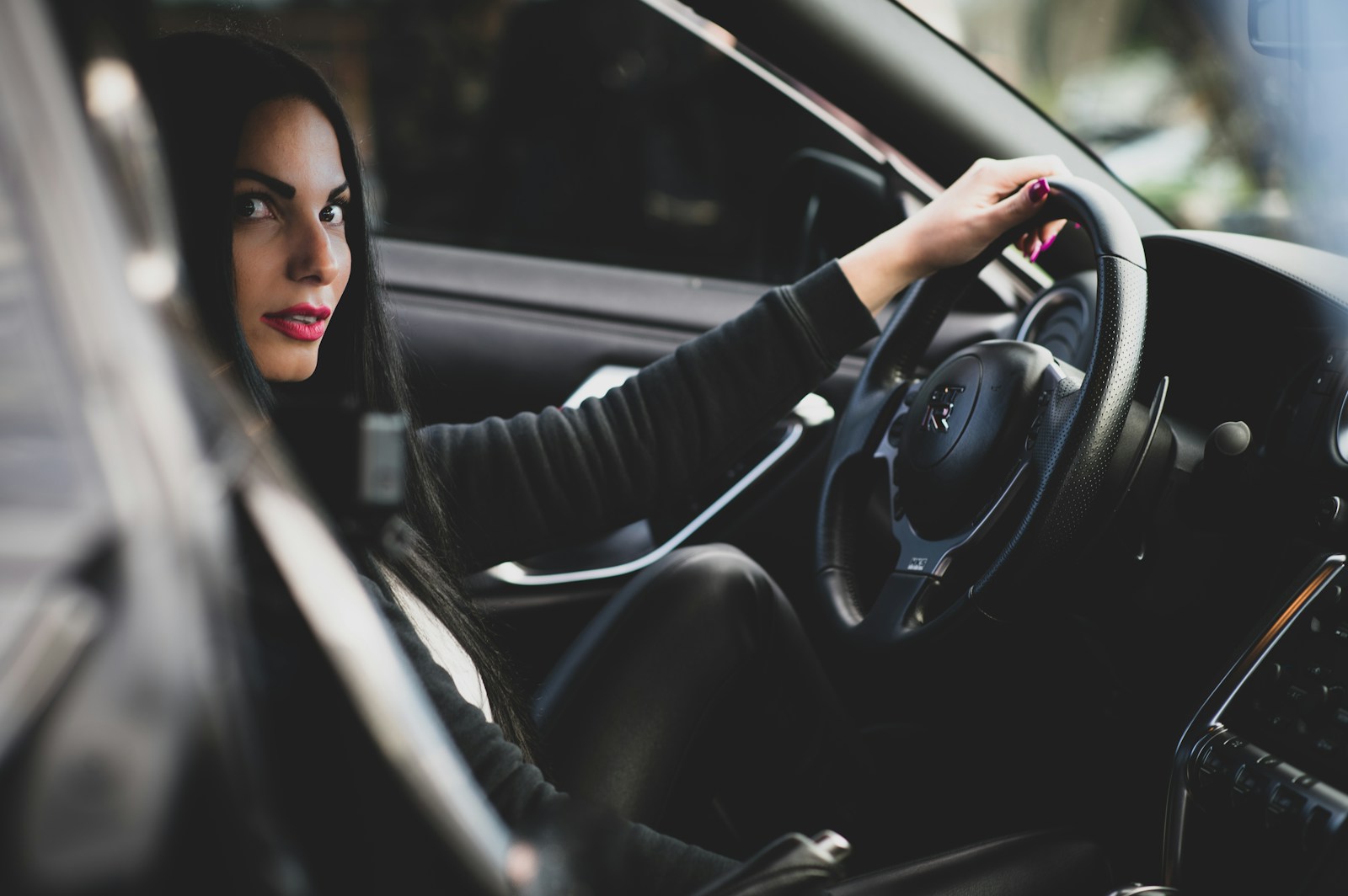 People Are Revealing the Smallest Driving Habits That Scream “Narcissist”