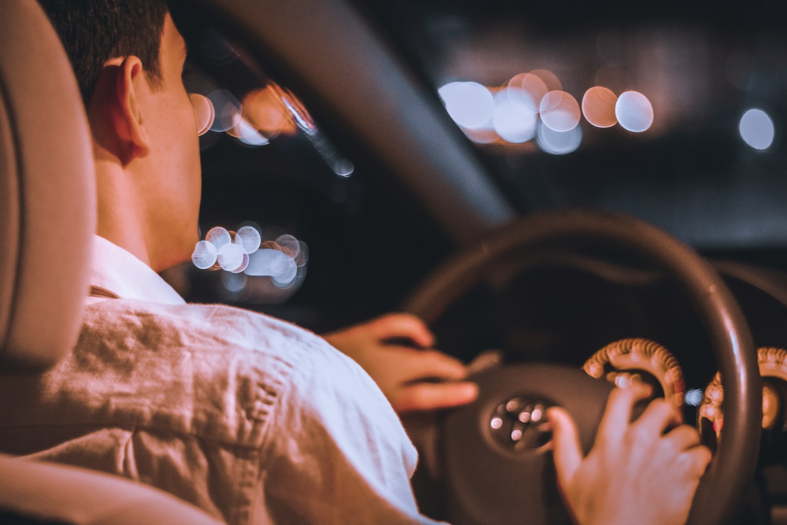 Drivers Are Sharing the Weirdest Things They’ve Seen Someone Do at a Red Light