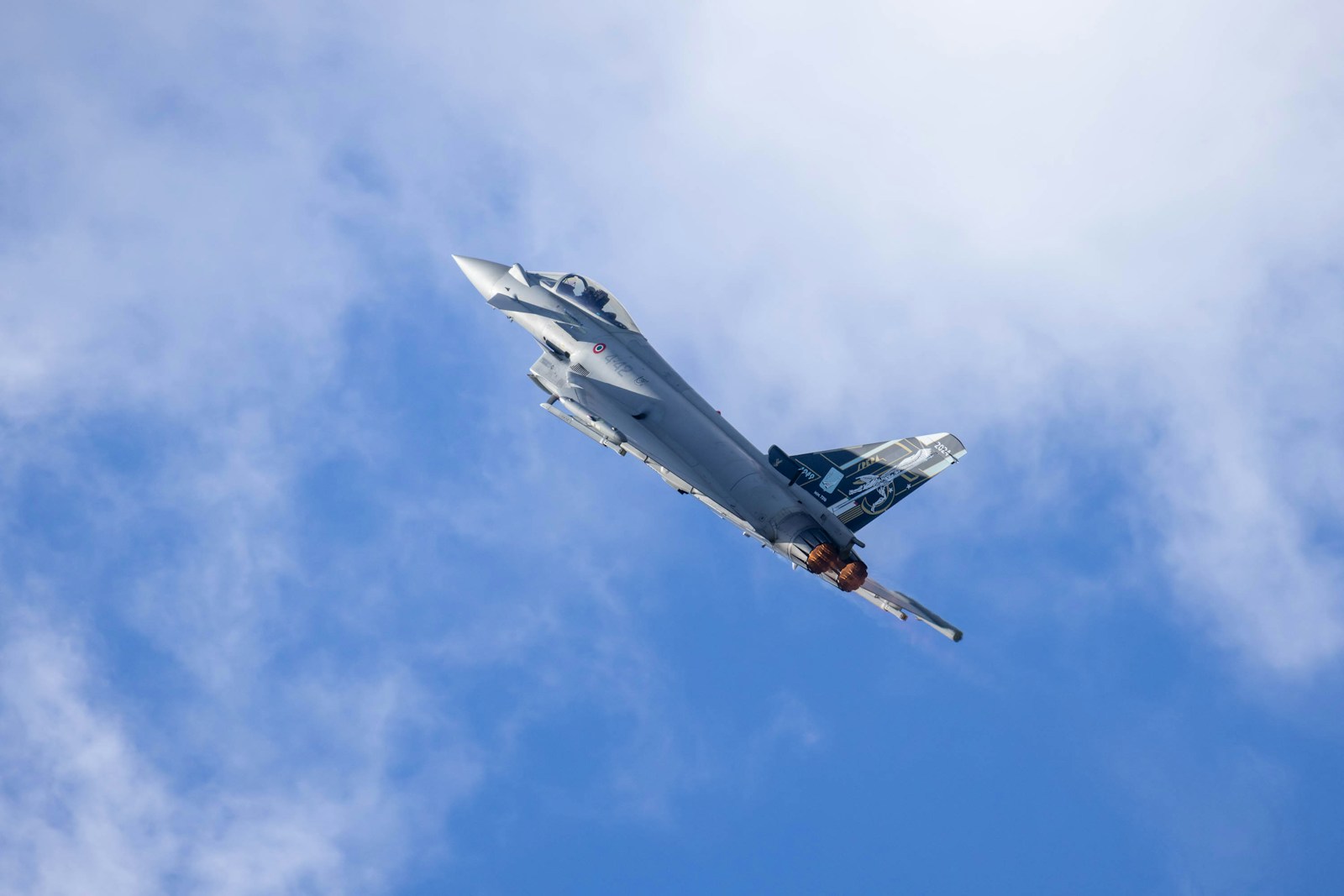 U.S. Tests $600 Million ‘Silent’ Supersonic Jet in Bid to Rewrite Air Travel