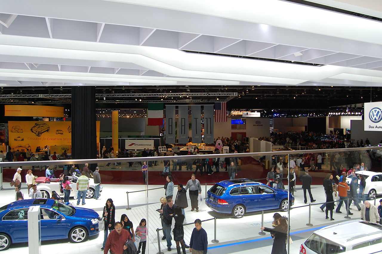 The Detroit Auto Show Opens With Big Industry Shifts and Political Attention