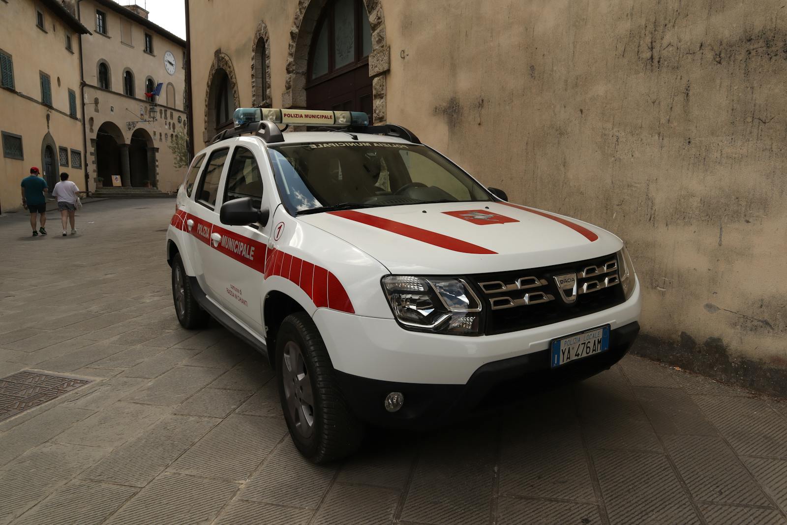 4 Signs an Unmarked Police Car Is About to Pull You Over