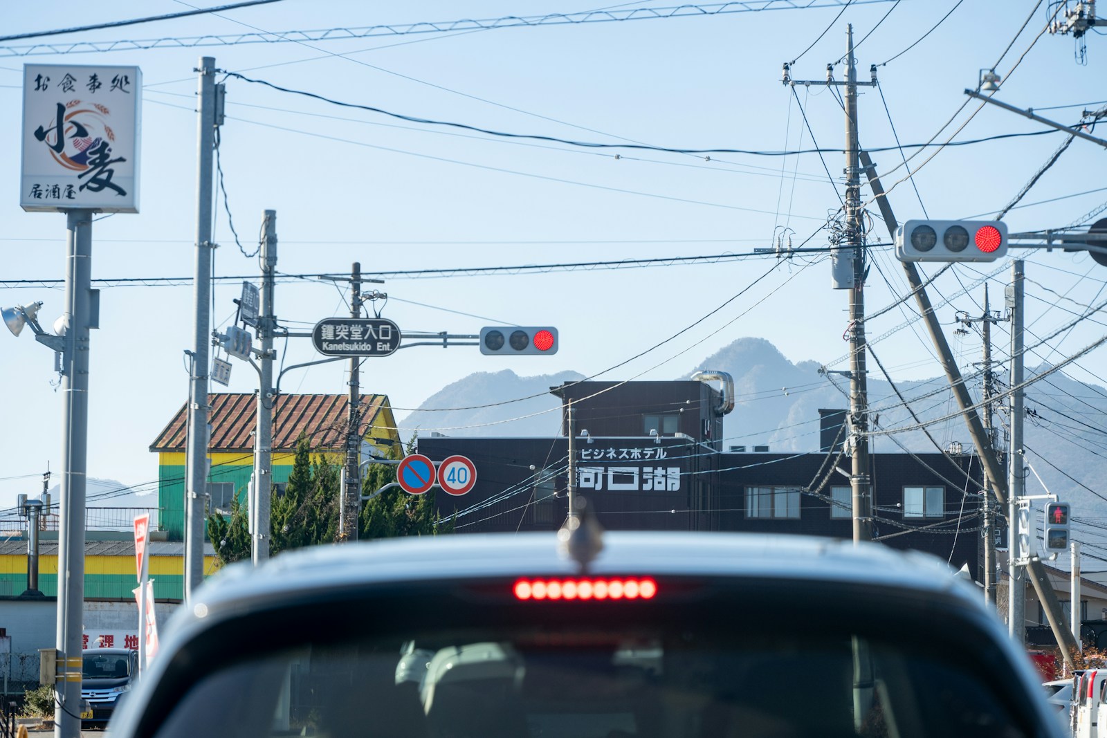 A Stranger Knocked on My Window at a Red Light Asking to Buy My Car on the Spot, Then Became Irritated When I Said No