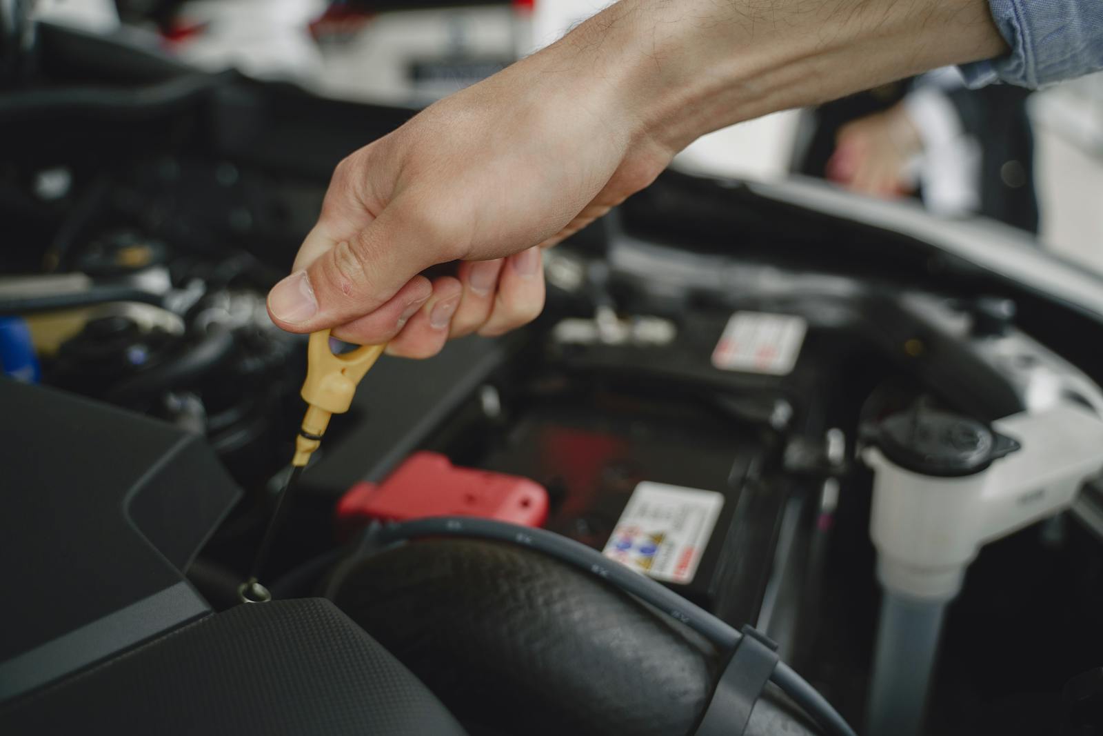 I Asked a Mechanic How to Make Any Car Last 300,000 Miles — Here’s What He Said: Simple Maintenance Tips That Actually Work