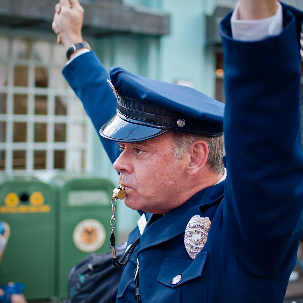 6 Situations Where Officers Must Identify Themselves During Stops