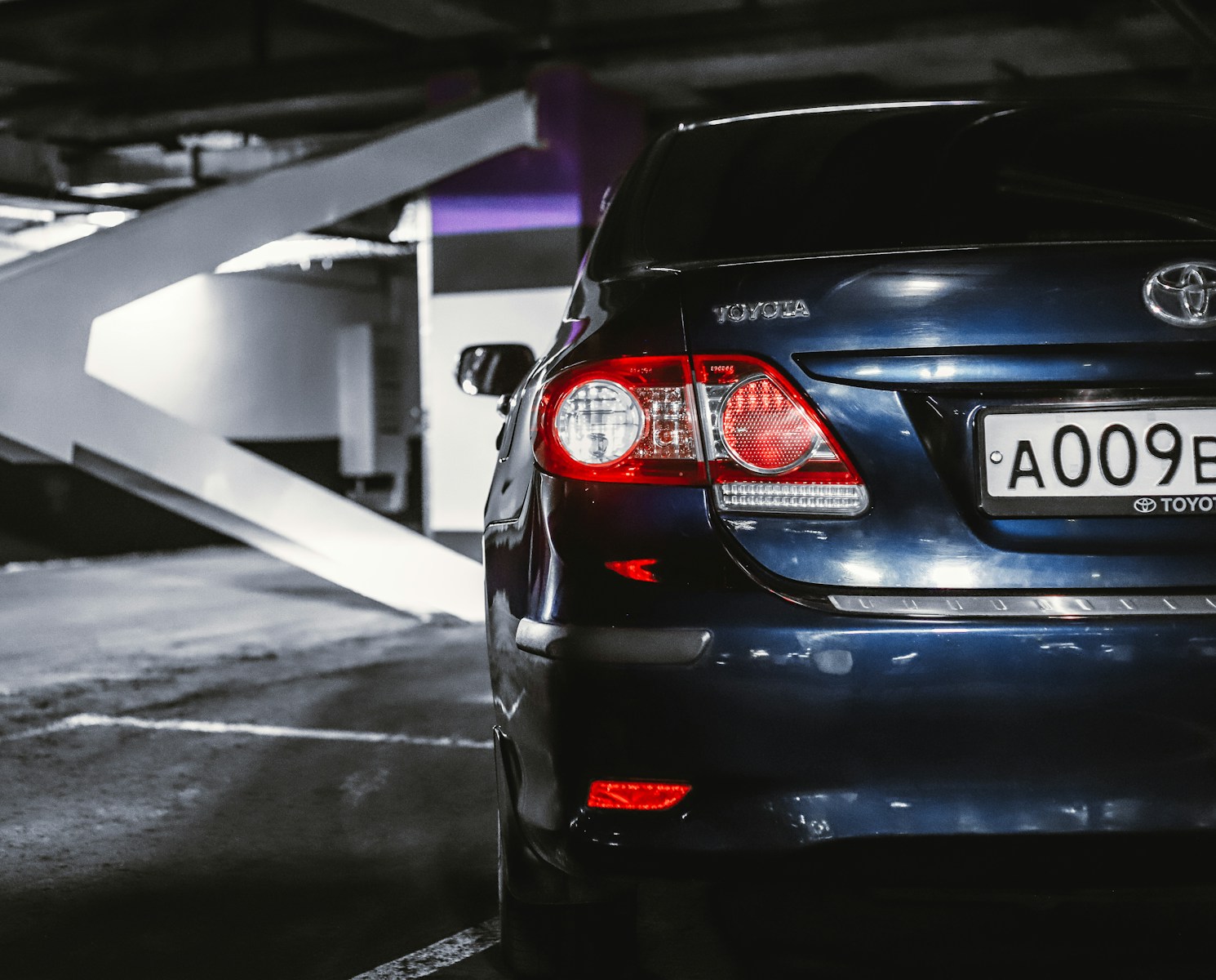 black mercedes benz c class