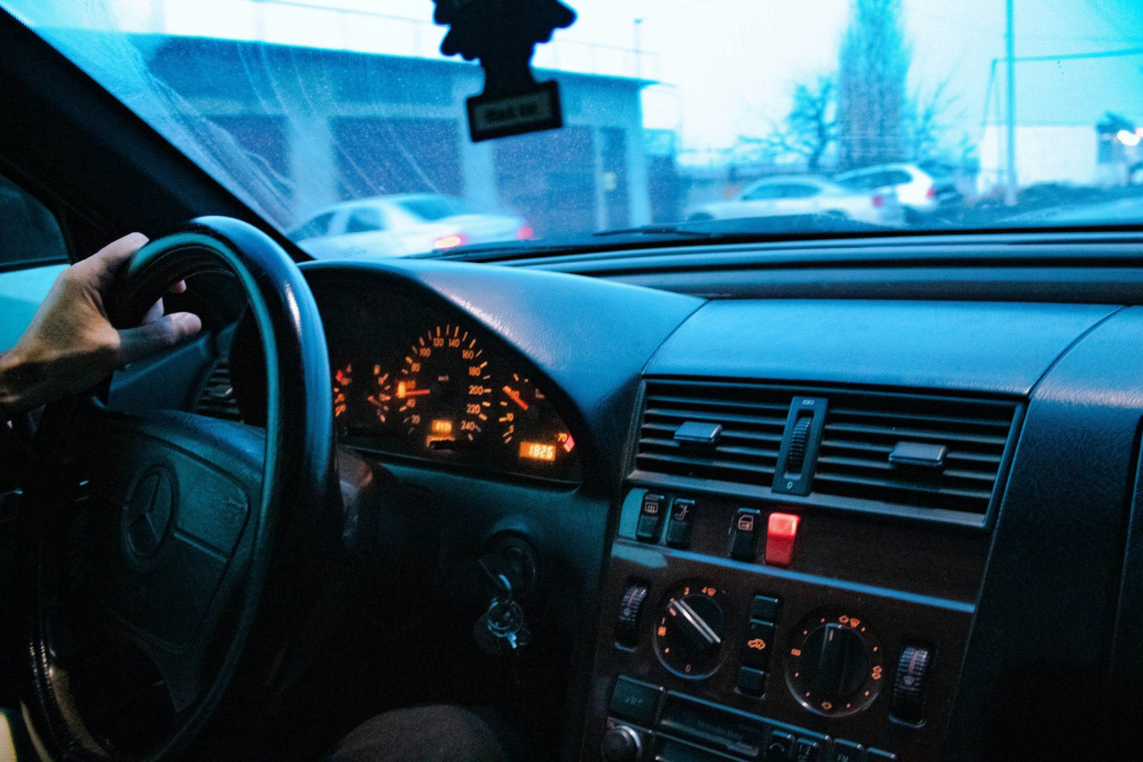 Drivers Risk Expensive Repairs by Ignoring This Dashboard Warning Light Auto Experts Caution