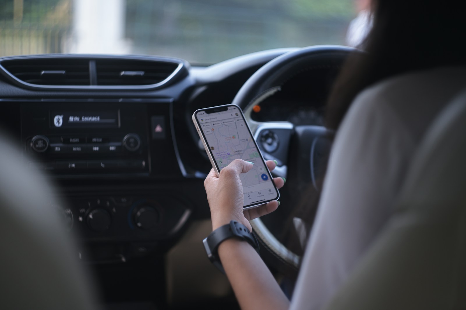 Near-Miss Accidents Are Rising — and Distracted Driving Is a Growing Culprit