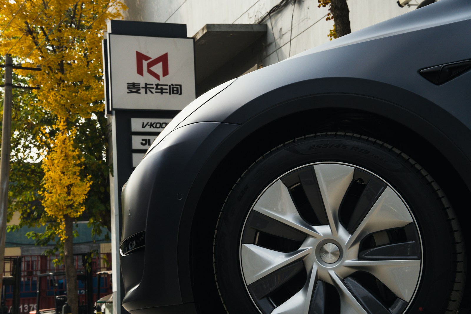 A Chinese EV You Can’t Buy in America Just Showed Up on U.S. Roads