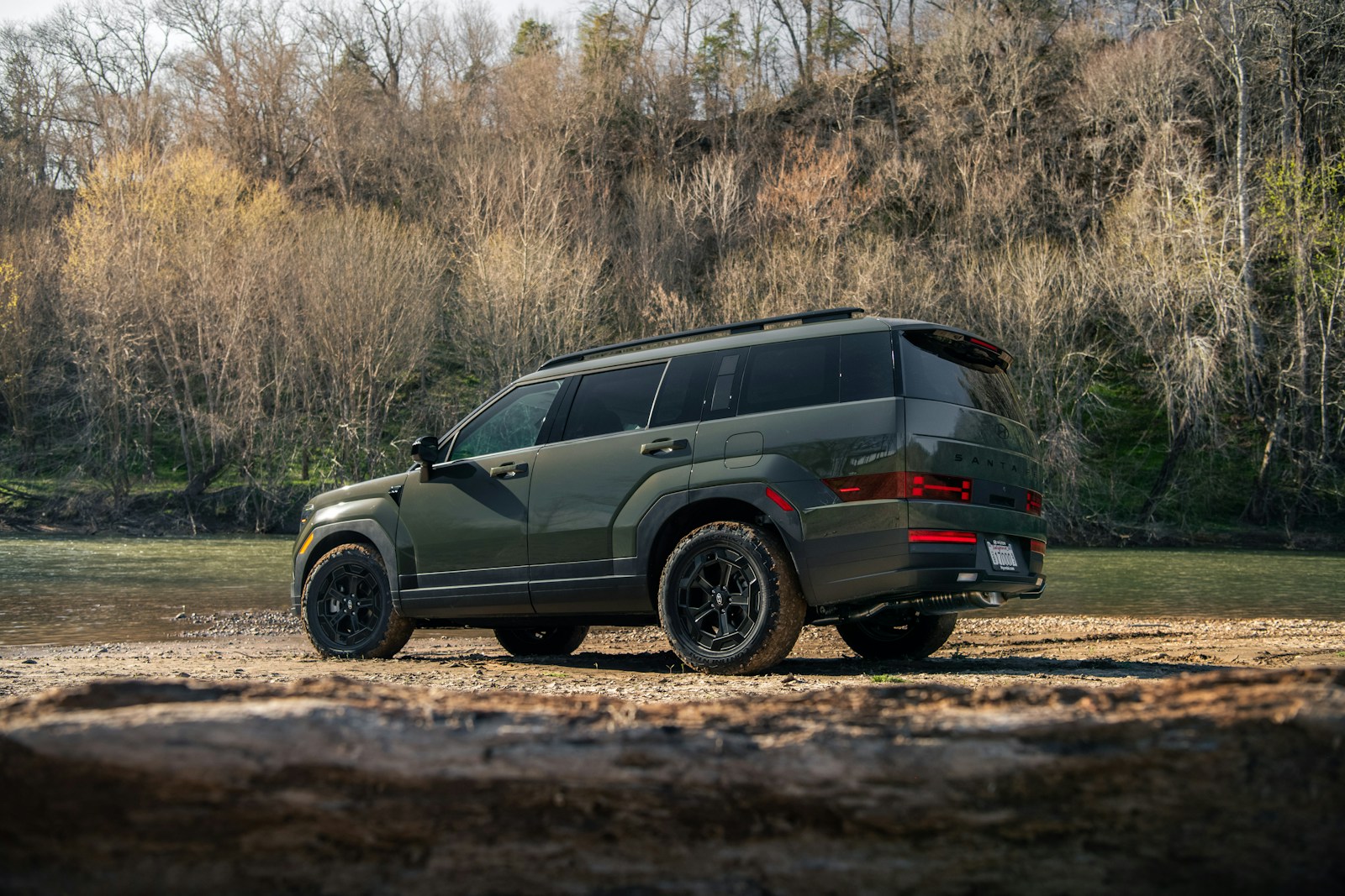 Hyundai Santa Fe Blends Range Rover Looks With Real Family Utility