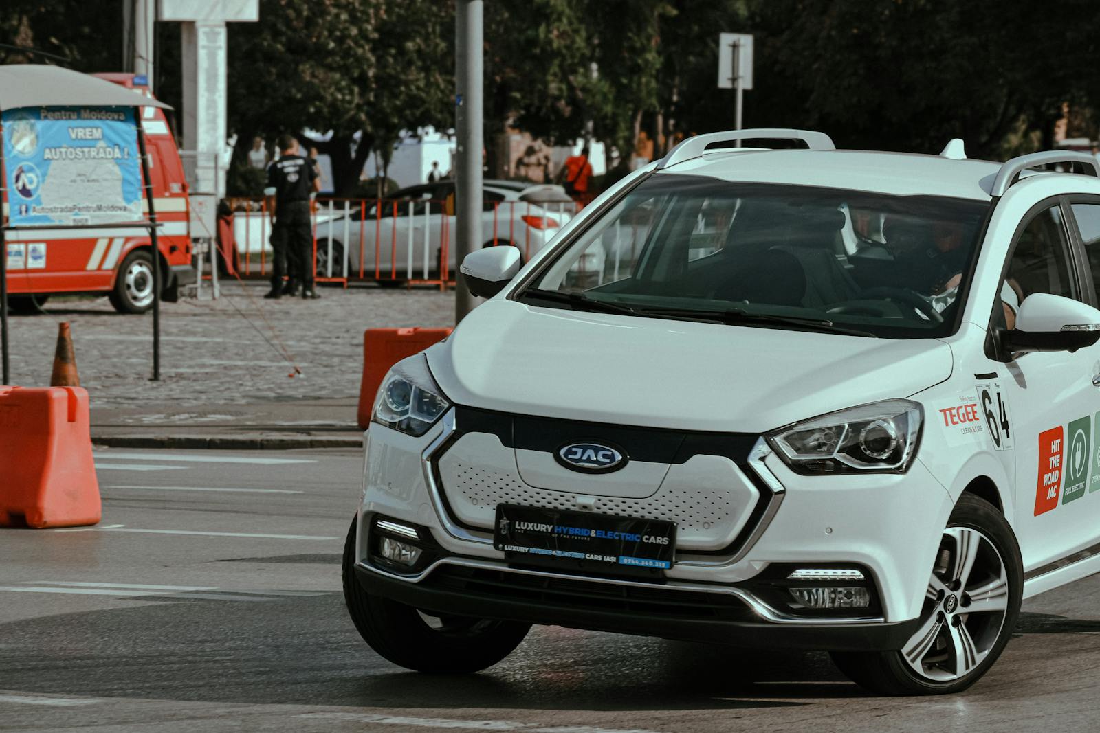 Man Says Friend Criticized His “Boring” Hybrid Until Gas Prices Jumped Again