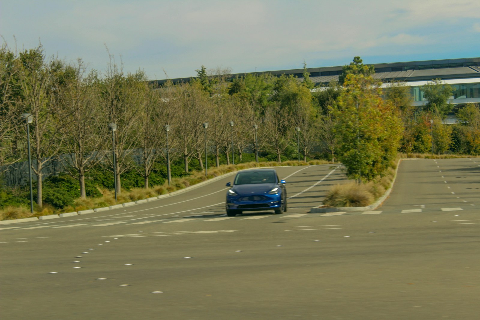 A Tesla Driver Was Spotted Fully Asleep on the East Bay Highway While the Car Kept Moving