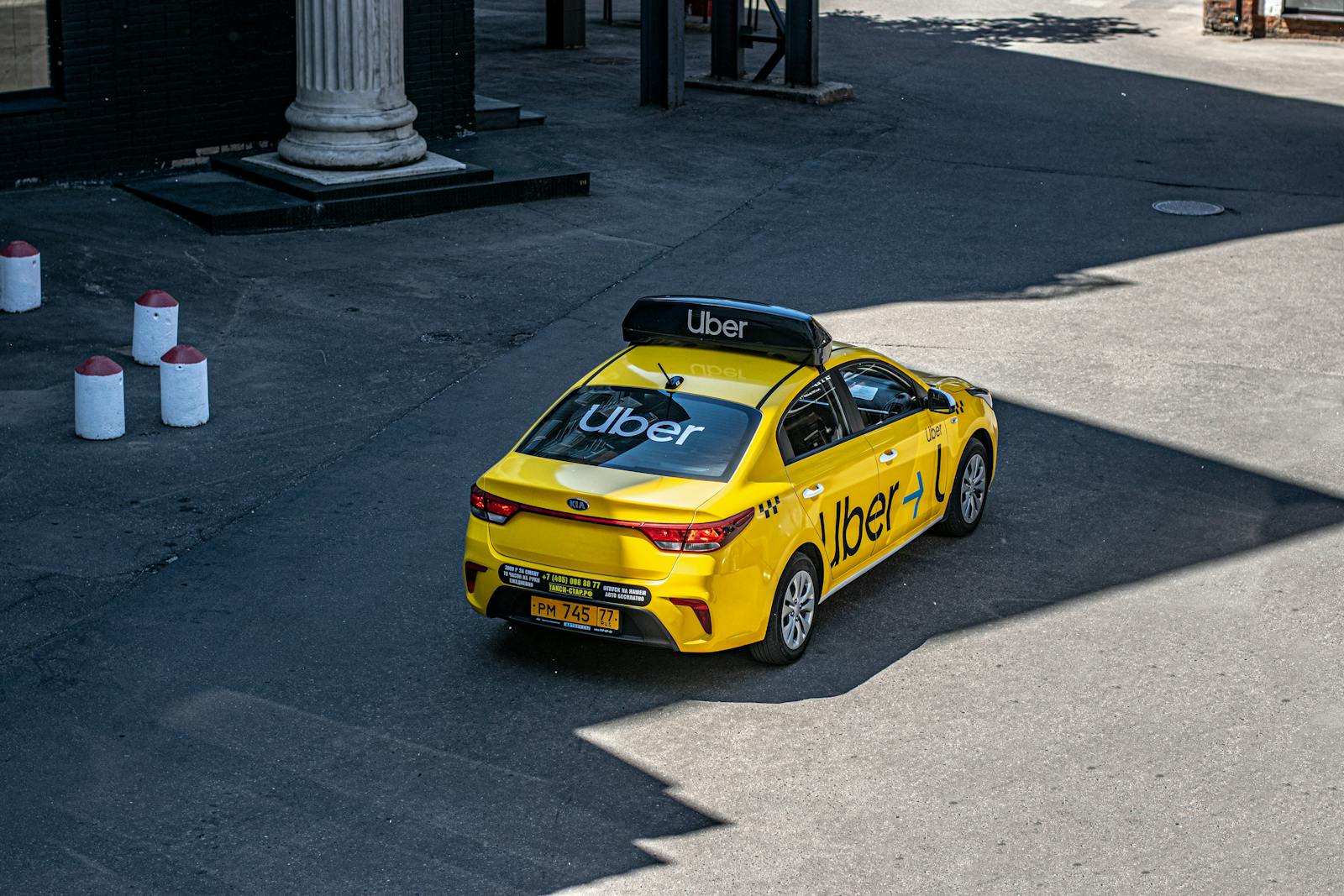 A Driver Says Her Uber Passenger Stole Her Bag, Used A Fake Pickup House, And Disappeared Before Police Could Catch Up