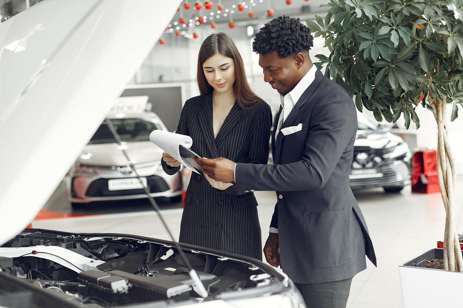 7 Things Dealerships Hope You Don’t Read Before Signing the Paperwork