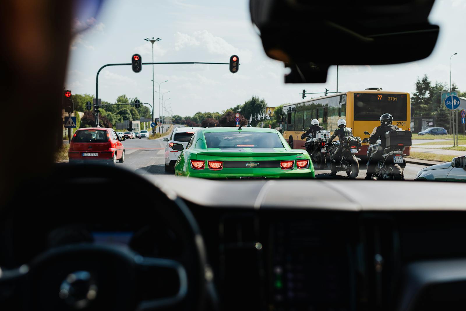 7 Ways Drivers Accidentally Make A Situation Worse During A Stop