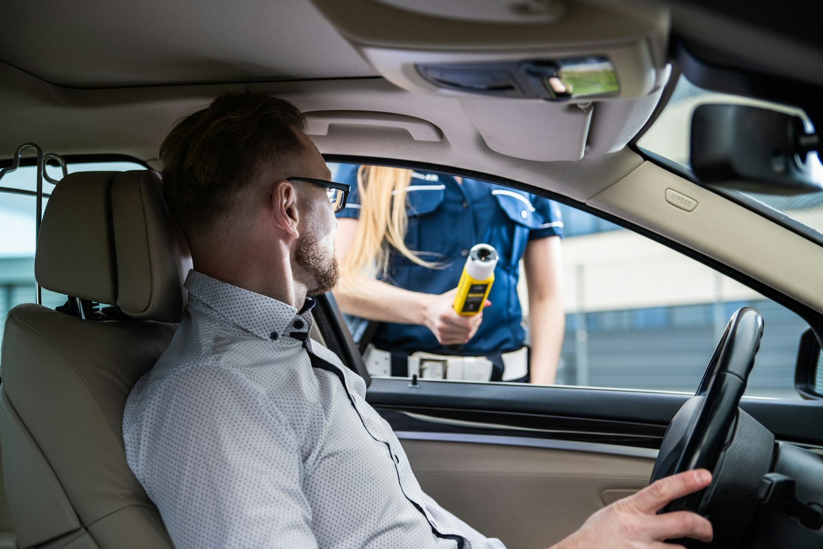 6 Behaviors That Make Officers Suspicious During A Traffic Stop