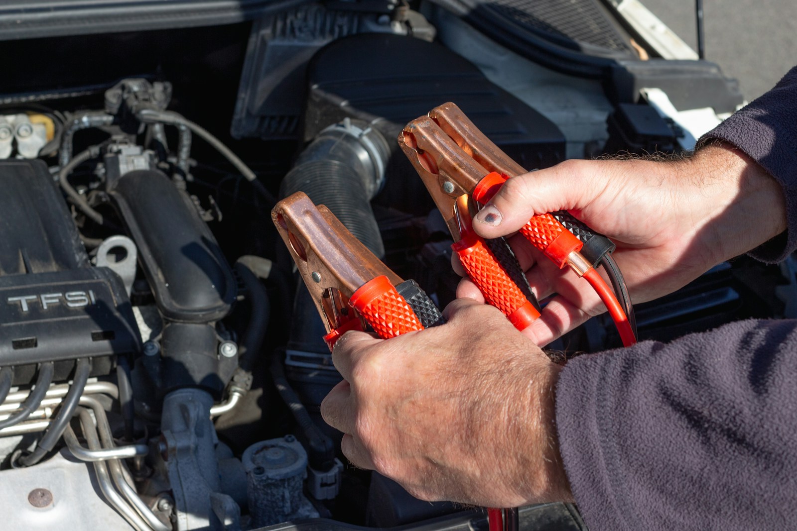 Mechanic Finds Battery Drain Caused by Aftermarket LED Bulbs