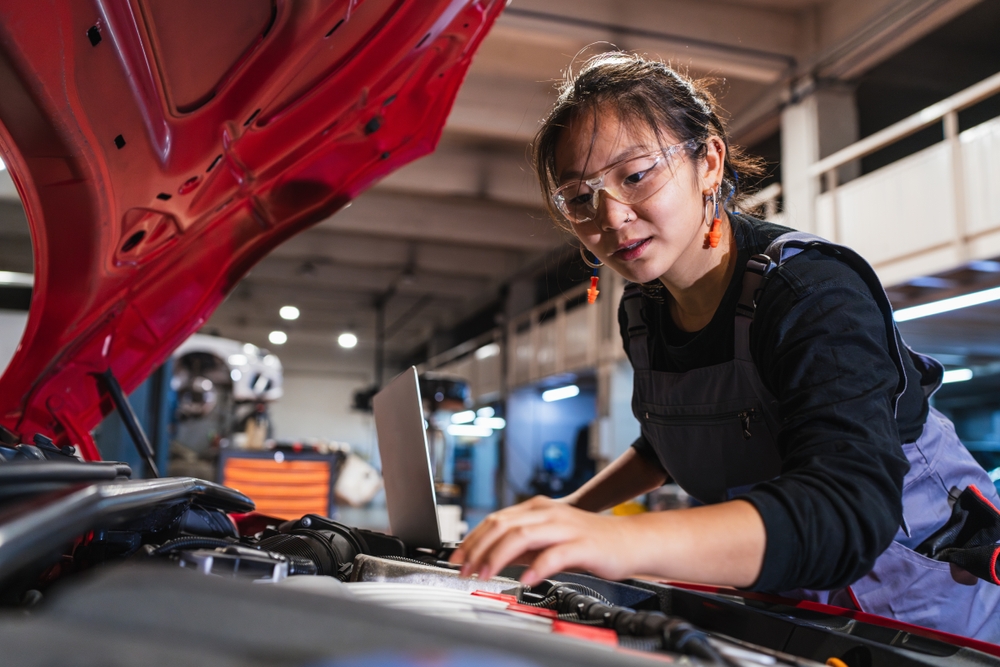 Mechanics Are Warning Drivers About Things You Should Never Do During a Service Visit