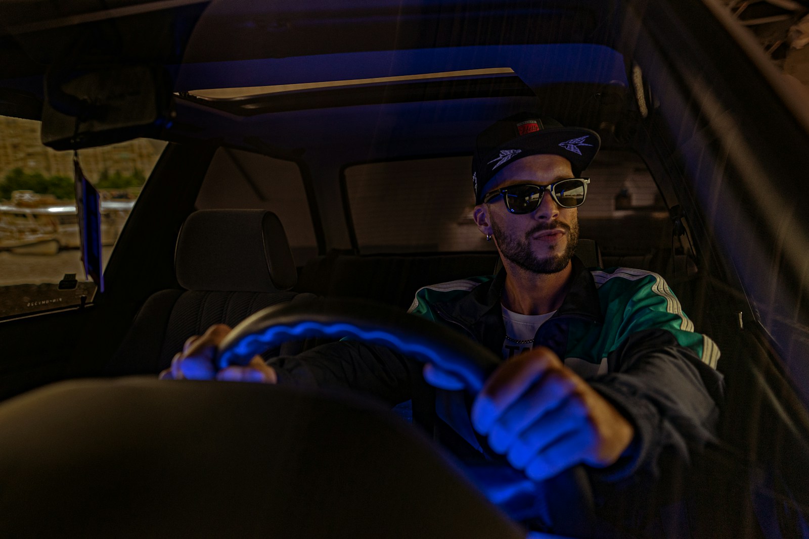 A Driver Says a Stranger Backed Into His Car, Begged Him Not to Call Insurance, and Then Completely Changed the Story the Next Day