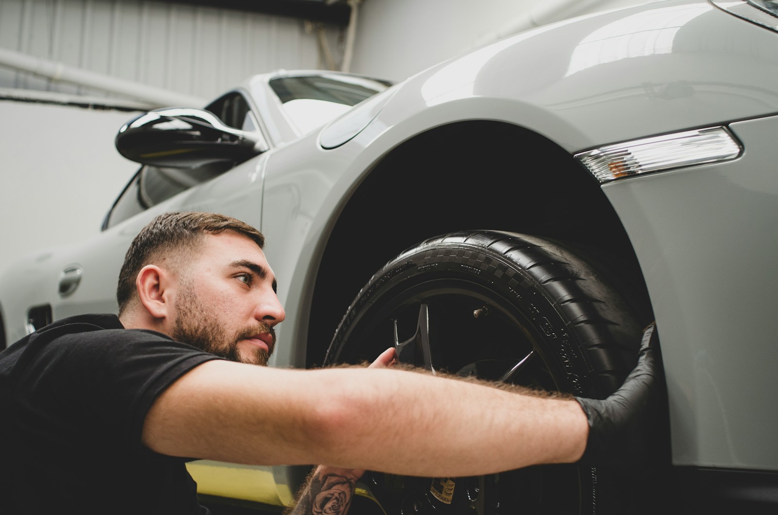 Mechanic Quietly Pulled the Wife Aside and Showed Her the Loosened Lug Nuts on Her Front Driver’s Side Wheel — Her Husband Had Rotated the Tires the Day Before