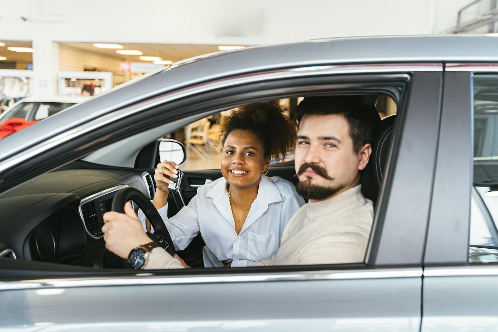 Woman Catches Her Mechanic Driving Her Car To Dinner With His Girlfriend, Then He Claims He Was “Still Diagnosing It”