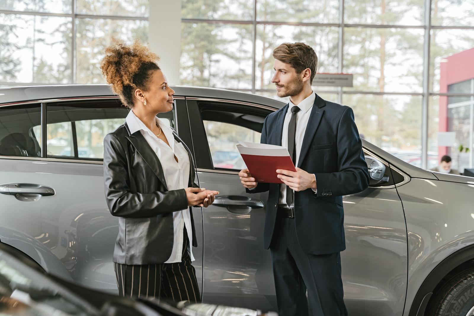 Woman Says A Salesman Told Her To “Bring Her Husband Back,” So She Bought The Same Car From His Competitor That Afternoon