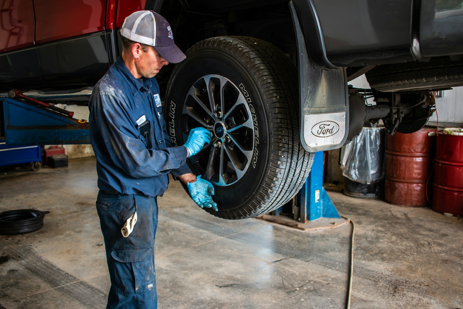 Shop Foreman Watched a Tech Mount a Tire Backwards on a Staggered AMG — The Customer Made It Three Highway Exits Before the Sidewall Let Go in the Left Lane
