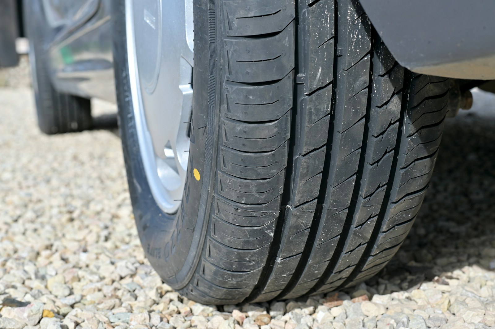 Tire Tech Mounted a Set of Run-Flats Inside-Out on a Customer’s 5-Series — She Made It to the Highway Before Both Rear Tires Started Shaking the Car Apart at 70 MPH