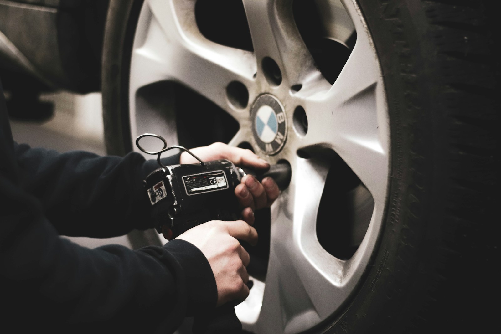 Tire Tech Forgot to Final-Torque the Front Hub Nut on a Customer’s Crossover After a Bearing Job — The Wheel Worked Loose and Sheared the Spindle on the Interstate at 70 MPH