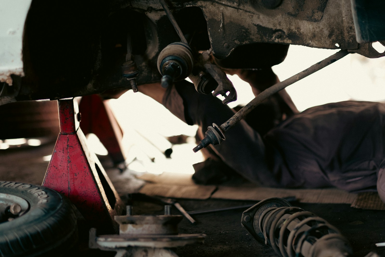 Apprentice Used an Impact Gun on a Customer’s Aluminum Oil Pan and Cracked the Threads Out — The Shop Tried to Bill Him for a New Pan Before the Owner Caught It